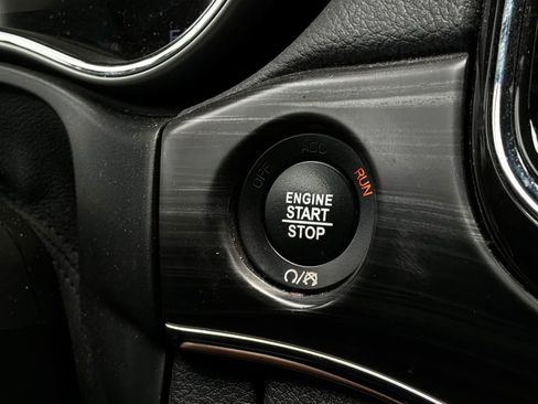 Used 2021 Jeep Grand Cherokee Limited AWD/4WD image 30