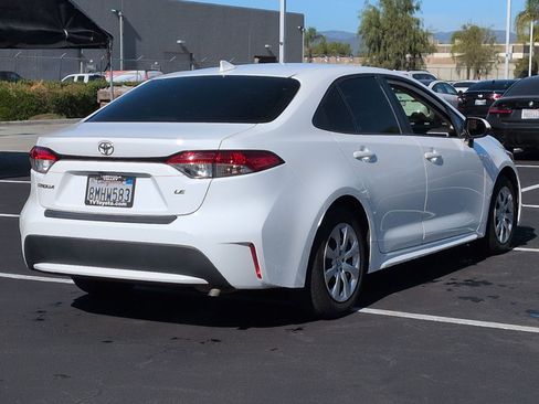 Used 2020 Toyota Corolla LE image 10