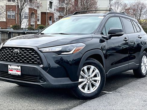 Used 2022 Toyota Corolla Cross LE w/ Moonroof Package image 1
