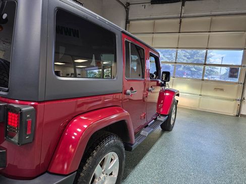 Used 2012 Jeep Wrangler Unlimited Sahara w/ Max Tow Pkg AWD/4WD image 7