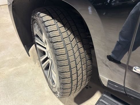 Used 2019 GMC Yukon Denali w/ Denali Ultimate Package image 3