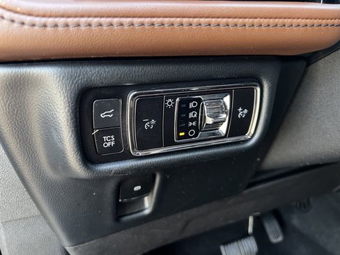 Certified 2023 Lincoln Nautilus Reserve w/ Equipment Group 201A image 21