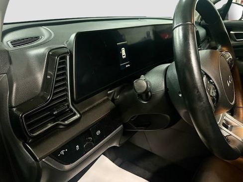 Used 2024 Kia Sportage EX FWD image 10