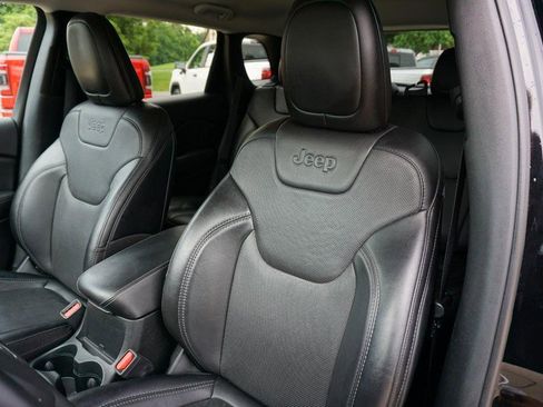 Used 2023 Jeep Cherokee Altitude Lux AWD/4WD image 22