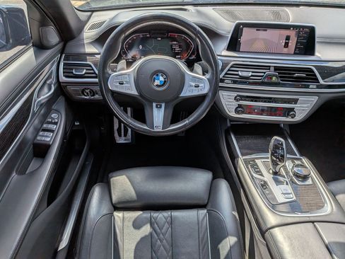 Used 2022 BMW 750i xDrive w/ Executive Package AWD/4WD image 34