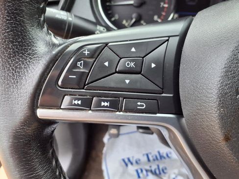 Used 2018 Nissan Rogue SV image 20