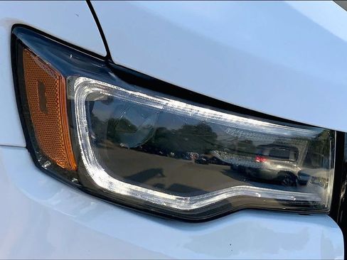 Used 2021 Jeep Grand Cherokee Freedom Edition RWD image 27