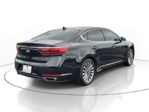 Used 2019 Kia Cadenza Premium FWD image 4