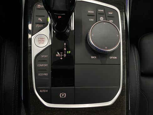 Used 2019 BMW 330i xDrive Sedan w/ Premium Package AWD/4WD image 25