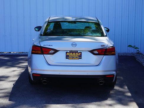 Used 2024 Nissan Altima 2.5 SR FWD image 5