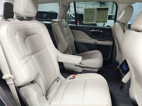 Used 2023 Lincoln Aviator Reserve w/ Elements Package Plus image 41