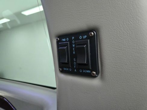 Used 2020 GMC Savana 2500 image 8