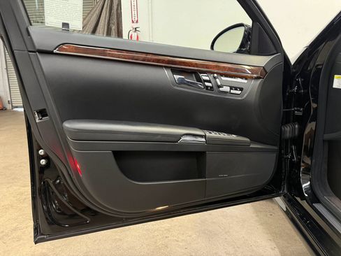Used 2007 Mercedes-Benz S 550 image 12