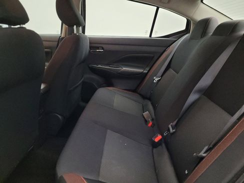 Used 2021 Nissan Versa SR w/ Convenience Package image 18