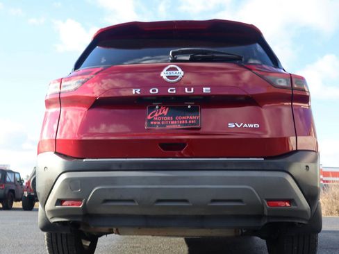 Used 2021 Nissan Rogue SV image 12