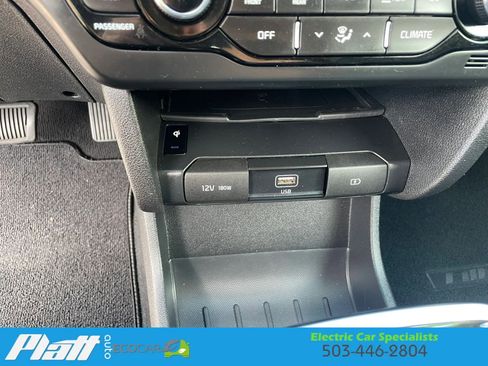 Used 2022 Kia Niro EX FWD image 25