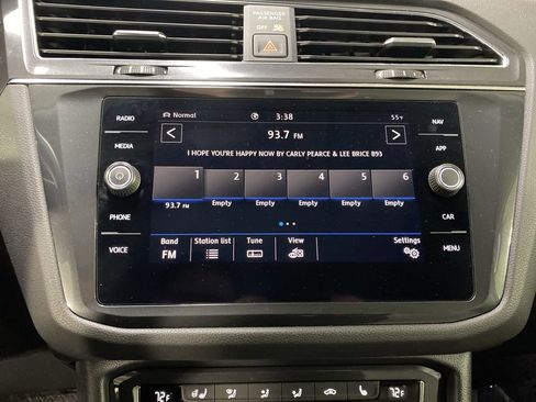 Used 2020 Volkswagen Tiguan SEL image 20