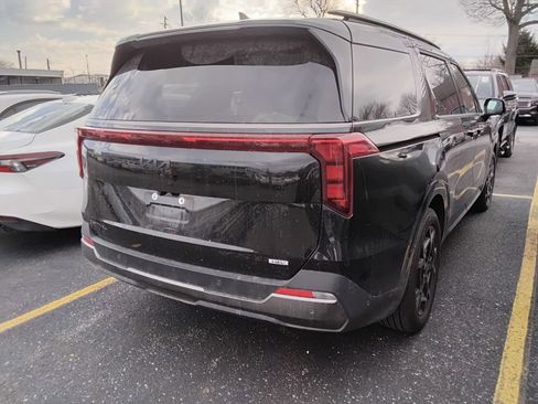 Used 2025 Kia Carnival SX w/ SX Dark Edition Package image 6