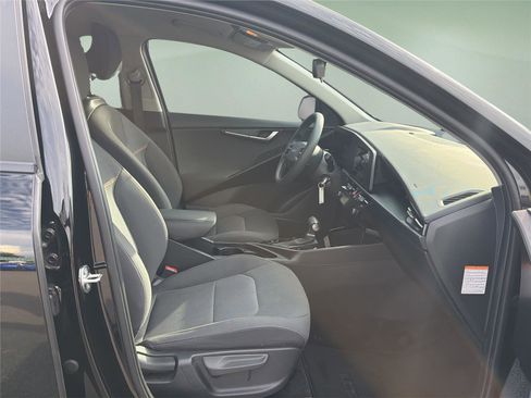 Used 2025 Kia Niro LX FWD image 13