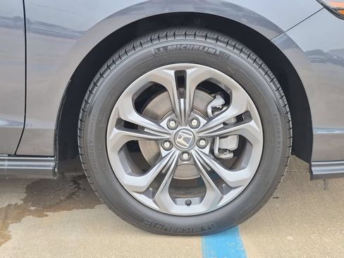 Used 2023 Honda Accord EX image 33