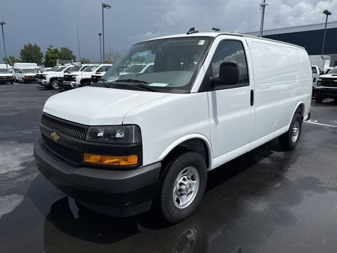 New 2025 Chevrolet Express 2500 w/ Driver Convenience Package image 4