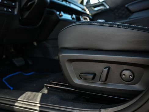 New 2025 Mitsubishi Outlander SEL image 18