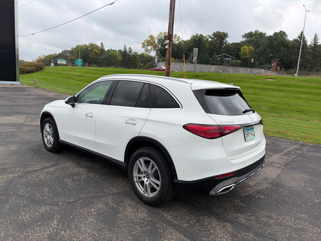 Used 2025 Mercedes-Benz GLC 300 4MATIC image 31