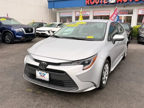 Used 2024 Toyota Corolla LE FWD image 4