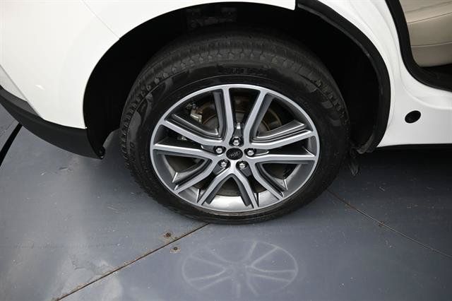 Certified 2024 Ford Edge Titanium AWD/4WD image 23