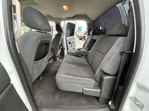 Used 2007 GMC Sierra 2500 SLE w/ Z71 Off-Road Package image 17