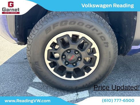 Used 2024 Toyota Tacoma TRD Off-Road AWD/4WD image 9