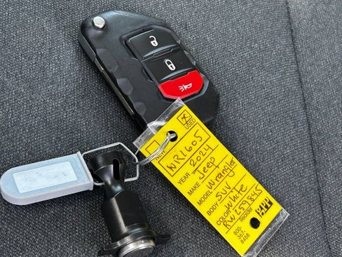 Used 2024 Jeep Wrangler Unlimited Rubicon AWD/4WD image 44