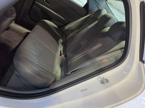 Used 2024 Hyundai Elantra SEL FWD image 7