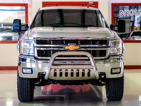 Used 2012 Chevrolet Silverado 2500 LT w/ Interior Plus Package image 9