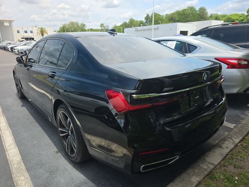 Used 2022 BMW 750i xDrive w/ Executive Package AWD/4WD image 4