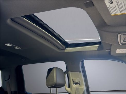 Used 2025 GMC Sierra 1500 Elevation w/ Elevation Premium Package image 24