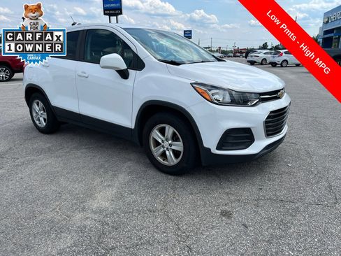 Used 2020 Chevrolet Trax LS w/ Tint and Cruise Package FWD image 7