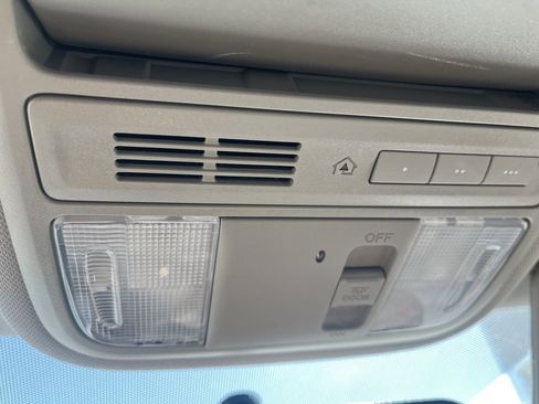 Used 2016 Honda Odyssey SE image 19