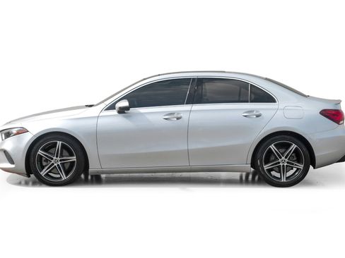 Used 2022 Mercedes-Benz A 220 image 11