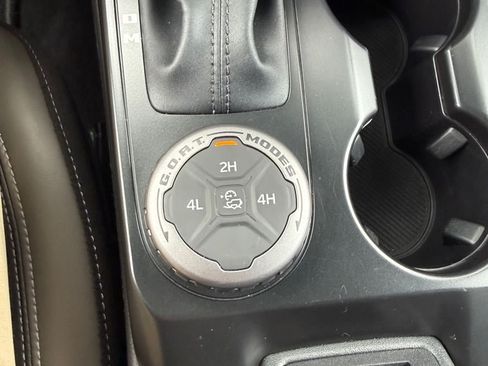 Used 2025 Ford Bronco Outer Banks AWD/4WD image 22