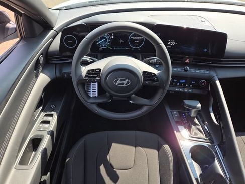 New 2026 Hyundai Elantra SEL FWD image 23