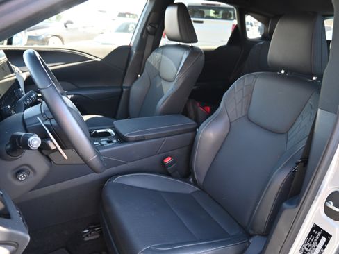 Used 2025 Lexus RX 350 Premium w/ Accessory Package (Z1) image 6