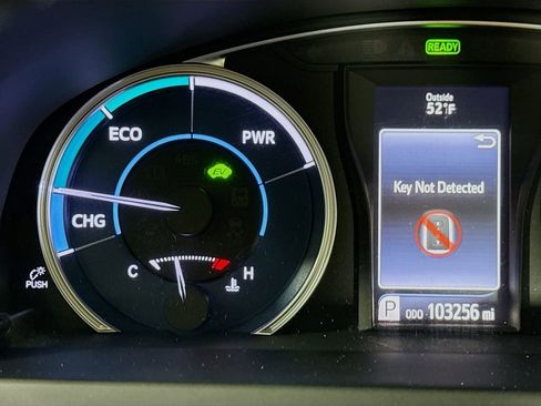 Used 2016 Toyota Camry XLE image 12