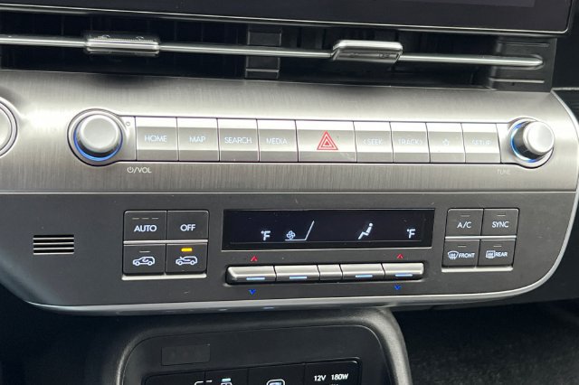 Used 2025 Hyundai Kona SEL FWD image 25