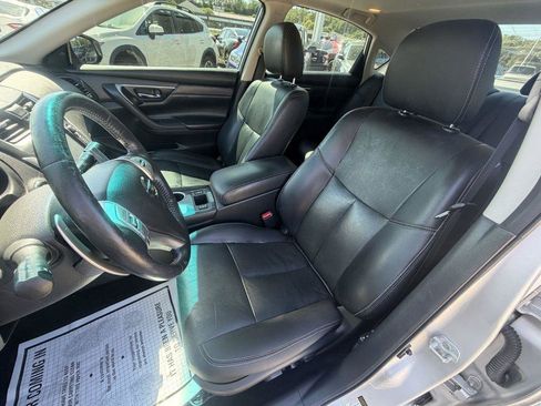 Used 2016 Nissan Altima 3.5 SL w/ 3.5 Technology Package FWD image 10
