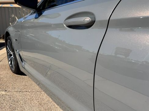 Used 2022 BMW 530e xDrive 530e xDrive w/ Premium Package image 27