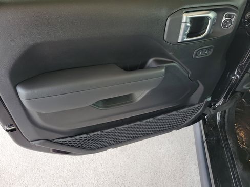 New 2026 Jeep Wrangler Willys AWD/4WD image 14