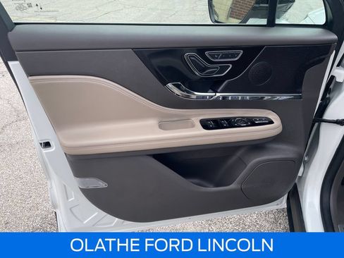 Certified 2024 Lincoln Corsair AWD w/ Equipment Group 101A image 15