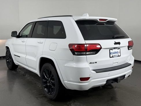 Used 2020 Jeep Grand Cherokee Altitude image 7