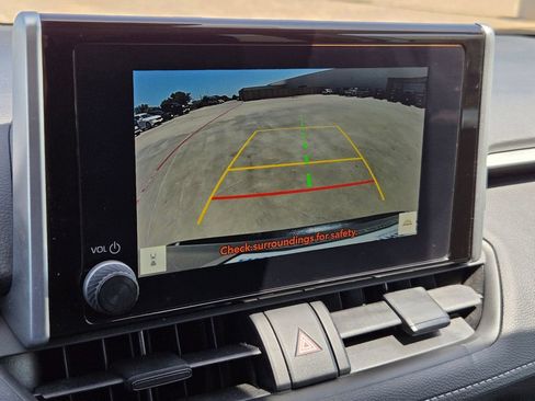 Used 2023 Toyota RAV4 LE FWD image 31